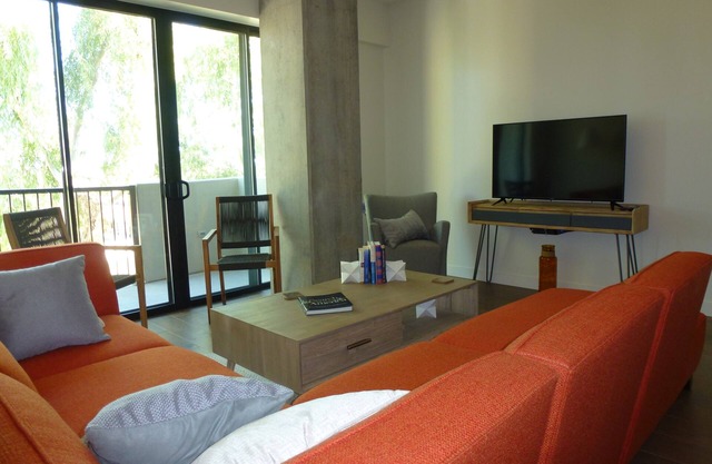 Neue schöne 2-Zimmer-Einheit in Biltmore zu Fuß zum Einkaufen Restaurants