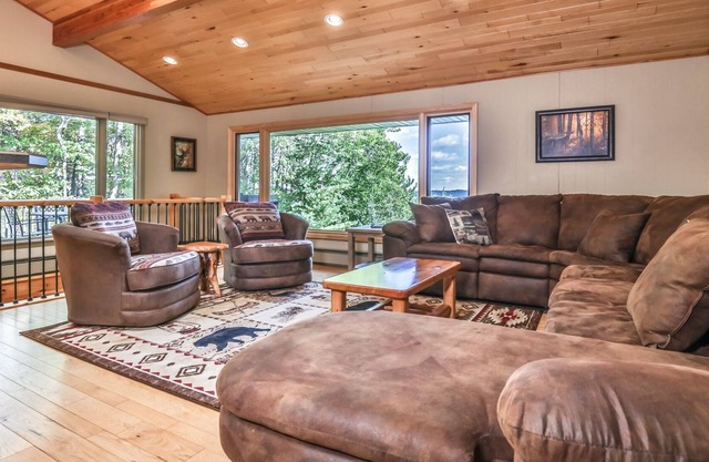 NEW! Beautiful 4 bedroom home on South Twin Lake