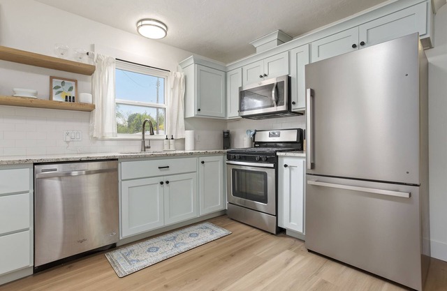 NEW!! Beautiful Boise Bench Bungalow. Close to everything!