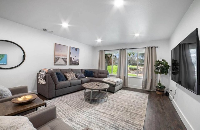 NEW! - BIG Family Home - King Beds - Pool