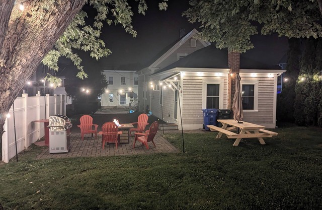 NEW, Big Home, Fun Yard, centrally located. BRISTOL'S PORTSIDE RETREAT!