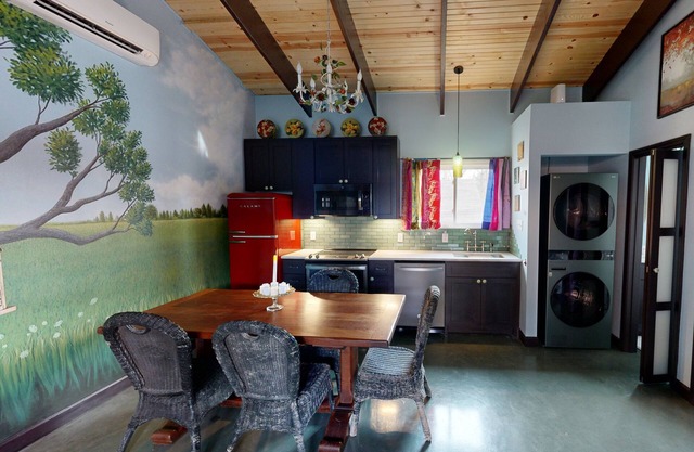 New Boho Hillcrest cottage, fully furnished, month minimum