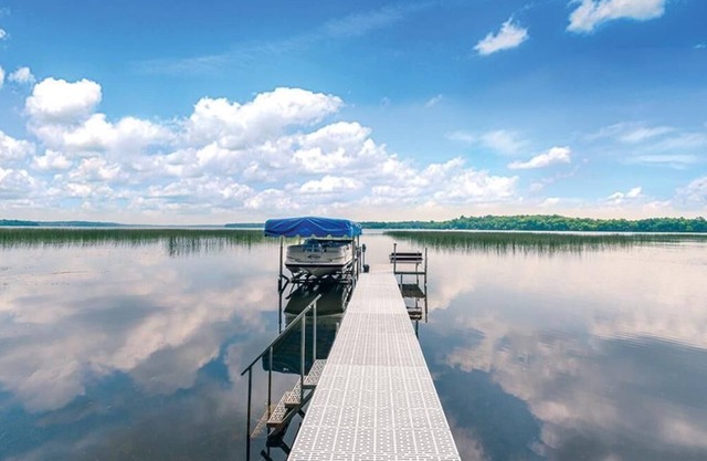 *NEW* Breathtaking Lakefront Cabin