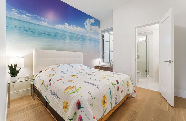 New Bright Modern Guest Suite in Vancouver