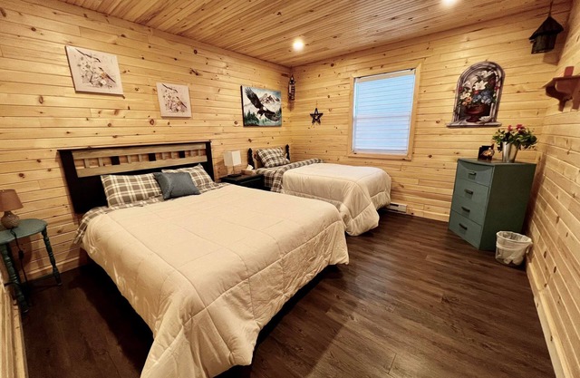 New Brunswick - Robertville close to Bathurst - Can sleep 16
