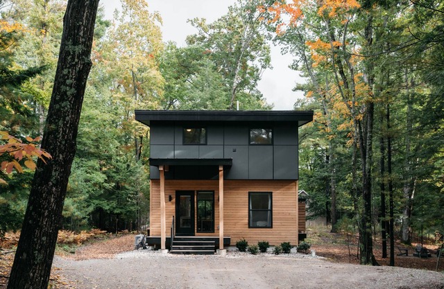 *New build in the heart of Glen Arbor*