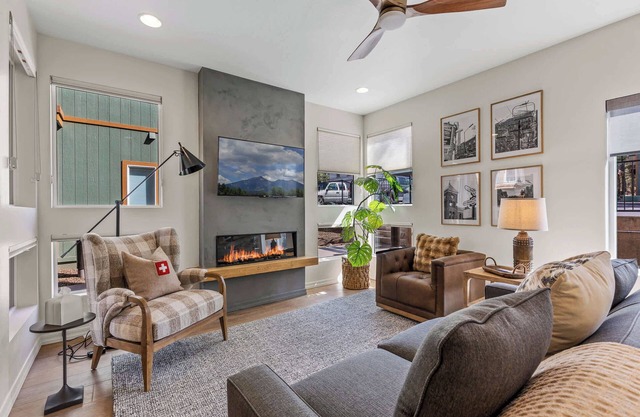 New Build | Interior Designed Townhouse | Sleeps 6