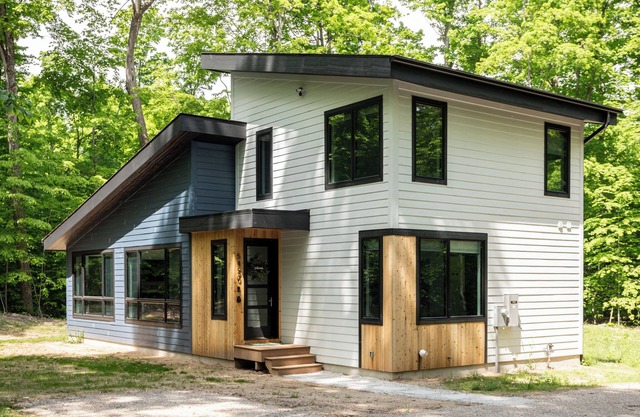 New Build Modern Cabin in Glen Arbor close to downtown Glen Arbor and Empire