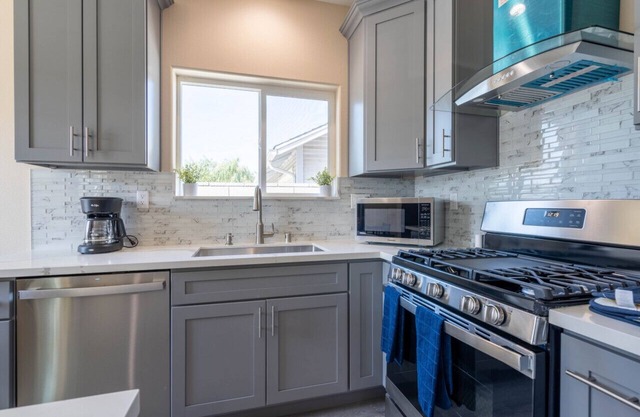 New Built, Cozy Home - 2bdrm, 2 bath