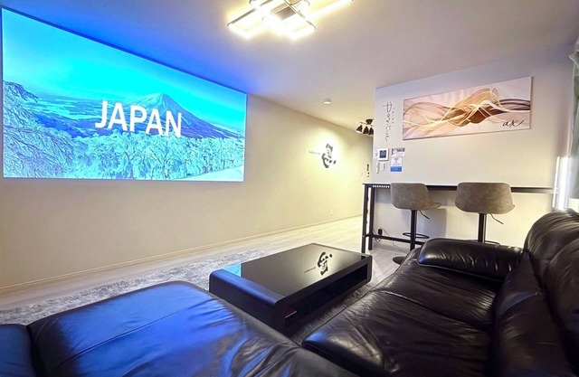 NEW! [Built in 2024, newly built house for rent/free parking] Conveniently located 8 minutes to Namba by train! Excellent access to Osaka, Kyoto and Nara!