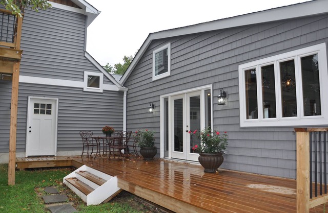 Neuer Bungalow mit Blick auf den South River!