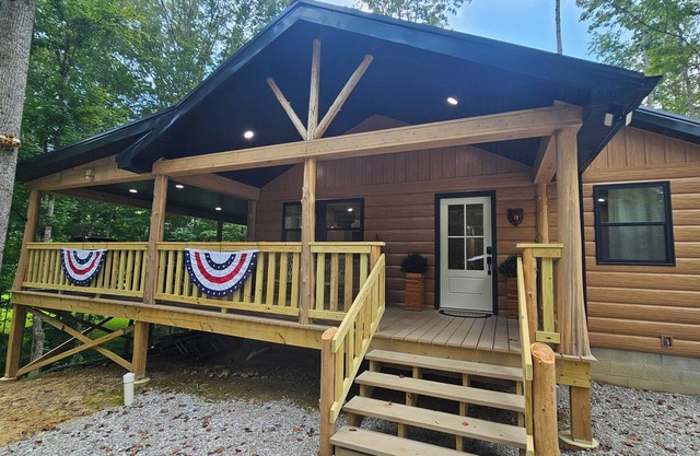 NEW CABIN-boat parking, 5 min to State Park & golf