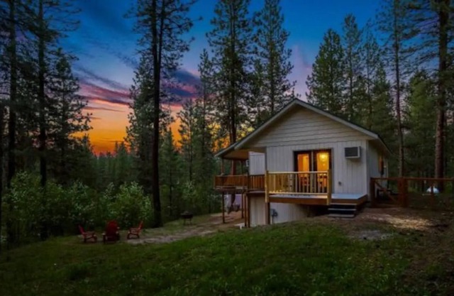 New: Cabin In The Woods. Pet Friendly!