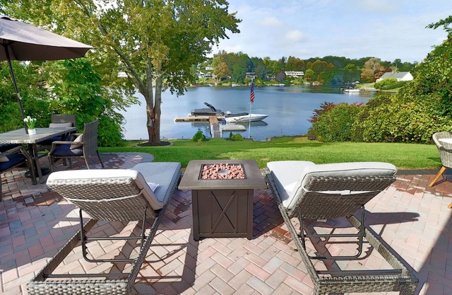 NEW Candlewood Lake 4BR 2BA Direct Waterfront Home Dock~Fire Pit~Winter Special!