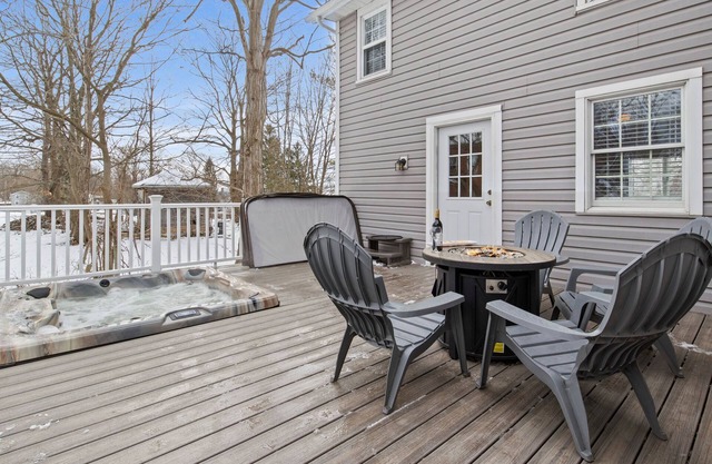 NEW Cayuga Lake, Hot Tub, Dog Friendly, Wine Trail
