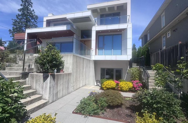 New Central Ambleside Garden suite in We st Van couver
