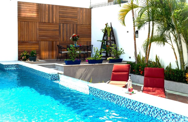 New Centrally Located 7 Bedroom Villa with Large Pool In the Heart of the City.