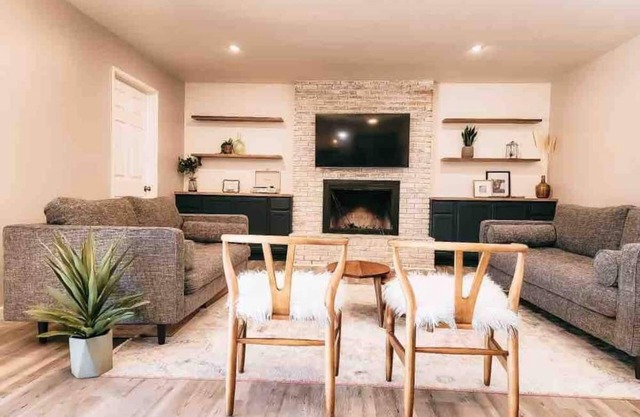 NEW! Charming 3 bedroom w/ spectacular views