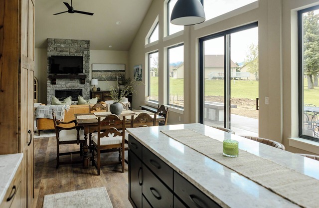 NEW charming 3 bedroom cottage nestled on the scenic Red Lodge Golf Course