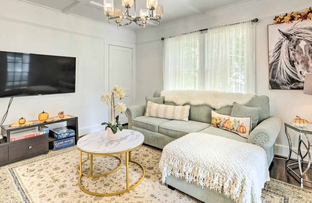 NEW! Charming Cutchogue Cottage Close to Vineyards