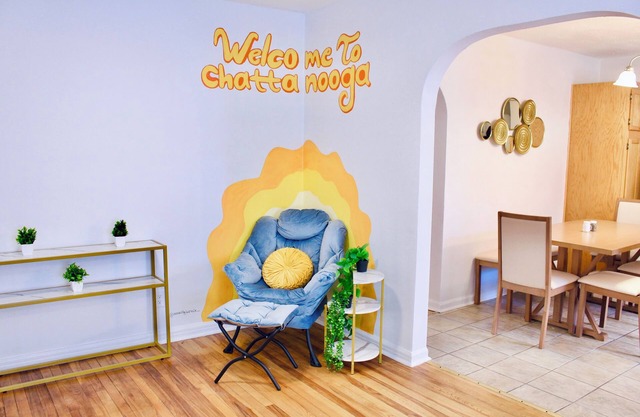 NEW ~ Charming Home near Chattanooga w/ fire table & games; child equipped!