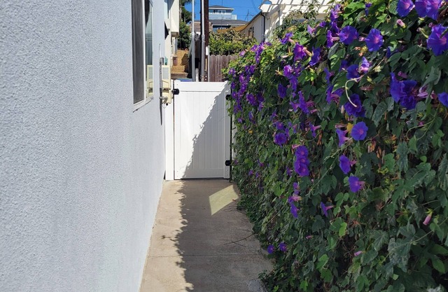 New, chic, large, safe, and convenient studio near the San Diego Bay w/ AC, WiFi