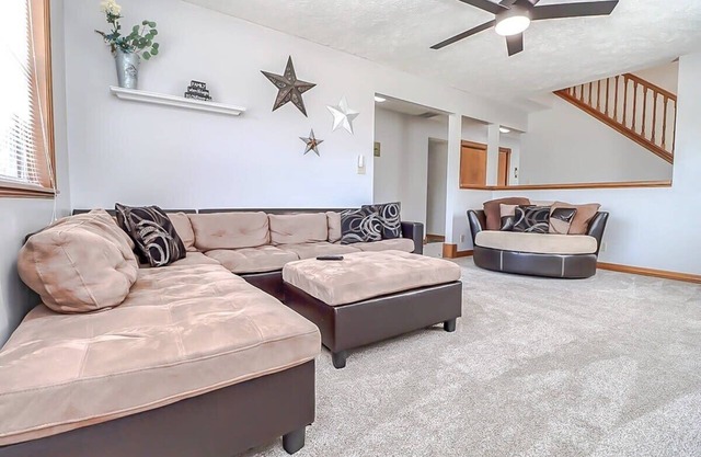 NEW* Close to Downtown | Big Backyard | 4bd 2 b
