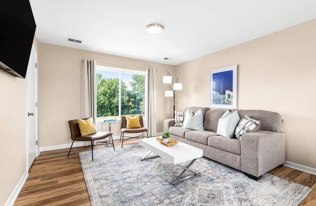 New! Comfy & Cozy Private Flat in Roseville
