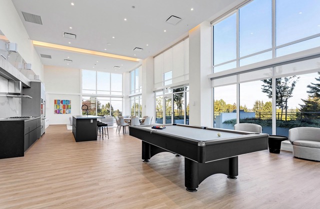 New Condo with Luxe Ocean view and King/Queen beds
