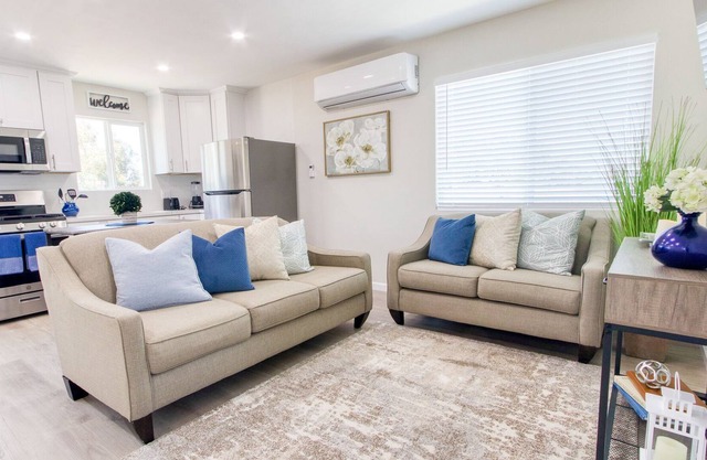 New Construction,15 Min to Airport & Downtown