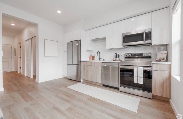 New Construction Cozy 1-Bedroom Apartment with WiFi, AC in Lakewood