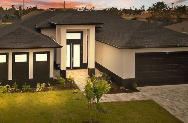 An elegant and new construction home for all your travel needs