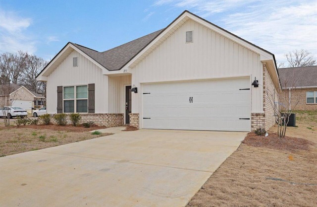New Construction in a GREAT location close to Hospitals, Schools, Shopping