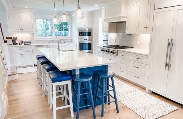 New Construction Luxury 3 bedroom 2.5 Bath Lamberts Cove Beach Access
