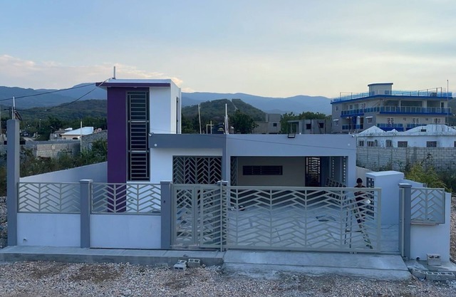 New construction luxury home with Bay views of the Southwest Beaches