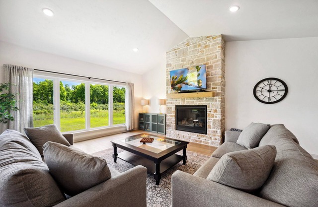 Orchard View Retreat New Construction Sleeps 10