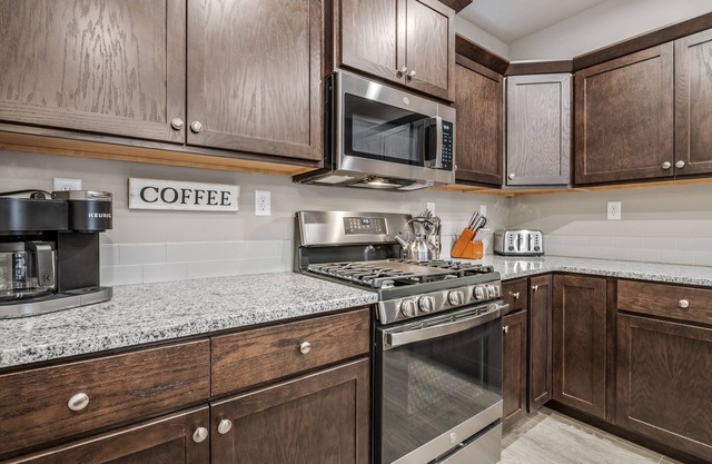 New Cottage Near Downtown Sandpoint, Beach & Skiing #108