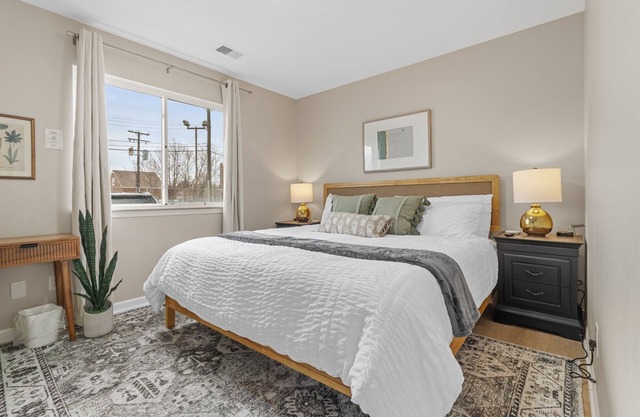 NEW! Cozy 1BR Flat w/ King Bed & Workspace
