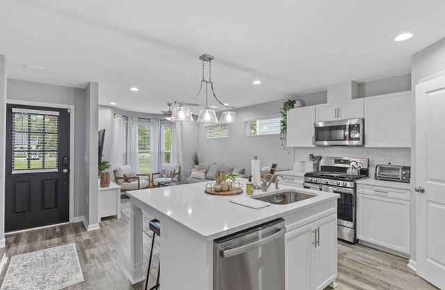New! Cozy and quiet cottage style home; conveniently located