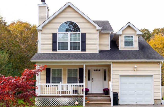 New! Cozy & Classic Mastic Beach Retreat