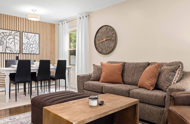 New! Cozy Mid Century Modern Oasis 3bd Home