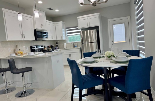 Home in Mission / McAllen TX Sleeps 8