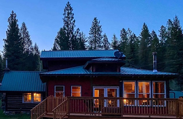 NEW! Creekside Clancy Cabin in Helena Natl Forest!