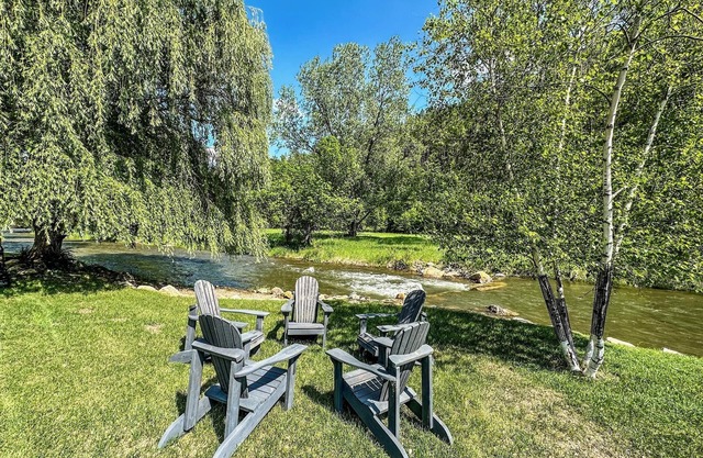 New! Creekside Estate in Magic Canyon
