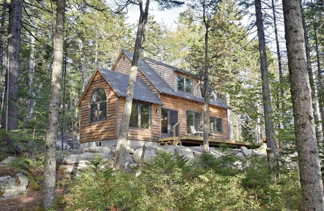 NEW custom cabin on private cove! Gateway to Acadia! 3 acres! Family friendly!