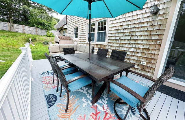 New design, 7-minute Walk to Beach, Backyard, Deck