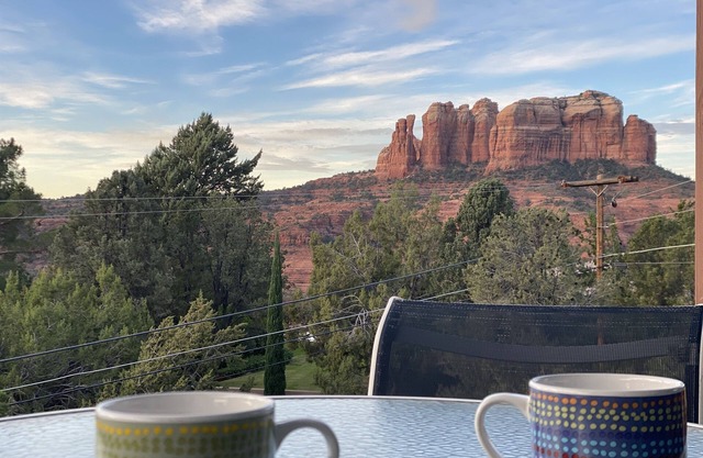 Amazing Red Rock views! Private Hot Tub!