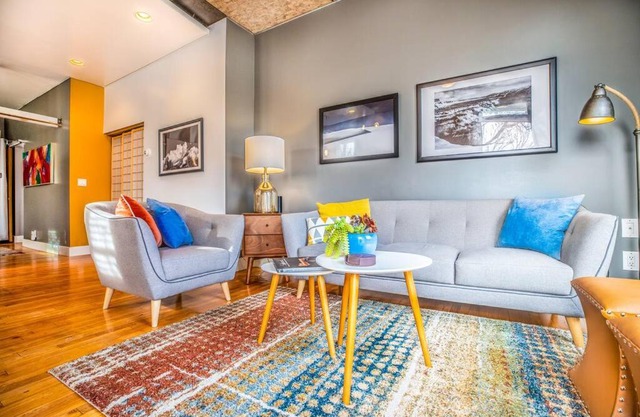 New Distinctive Historical Unit from 5 Star Host