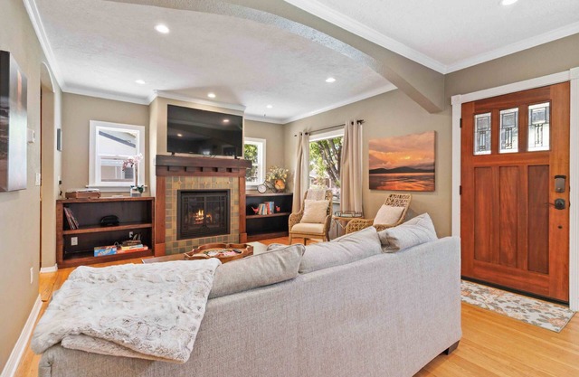 NEW! Dog Friendly w/ Relaxing Back Patio & Corn Hole | > 5 min to BSU | Record Player & Smart TV's