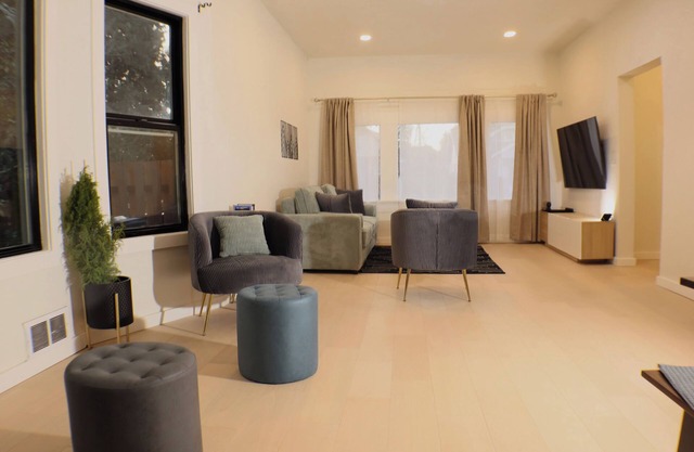 NEW Dove’s Den: 2BD Modern Comfort & Charm